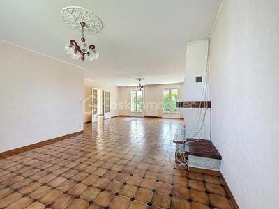 Maison traditionnelle - 144 m² - 6 pièces