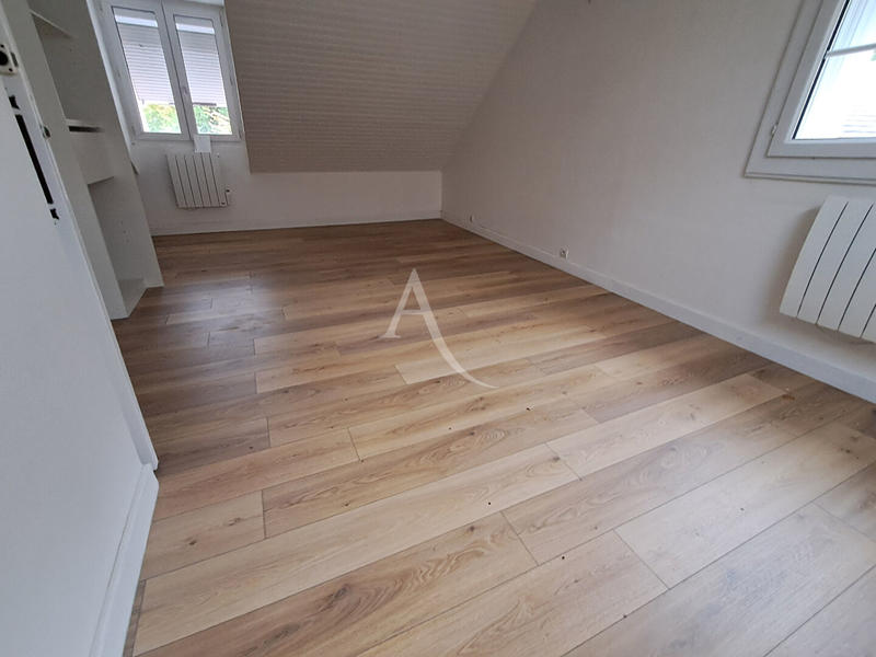 Maison - 350 m² - 8 pièces