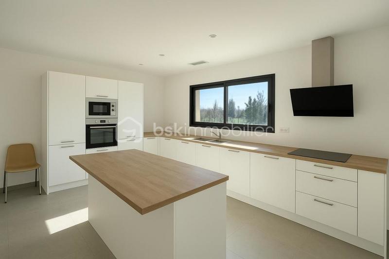 Maison - 110 m² - 4 pièces