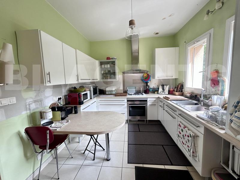 Maison traditionnelle - 165 m² - 7 pièces