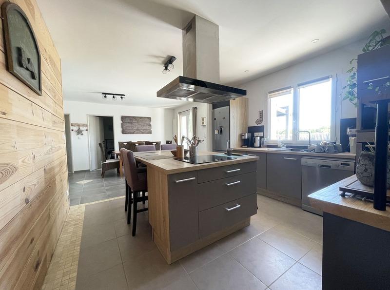 Maison - 254 m² - 13 pièces