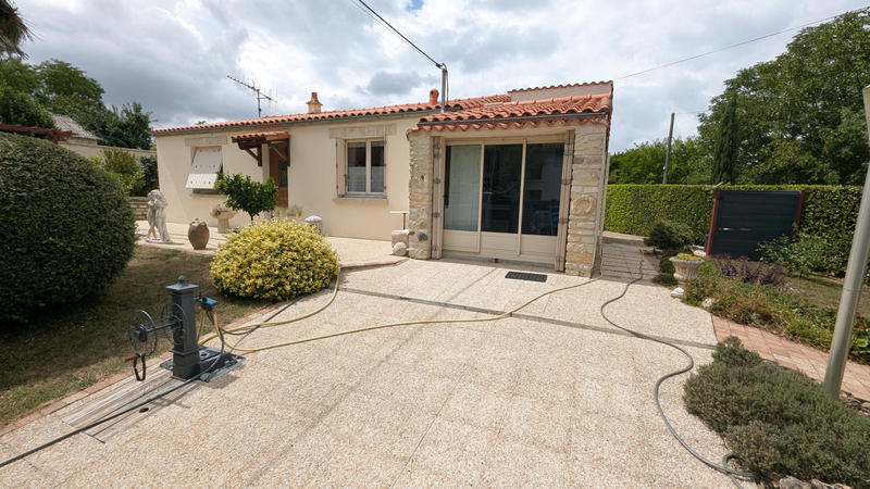 Maison - 92 m² - 5 pièces