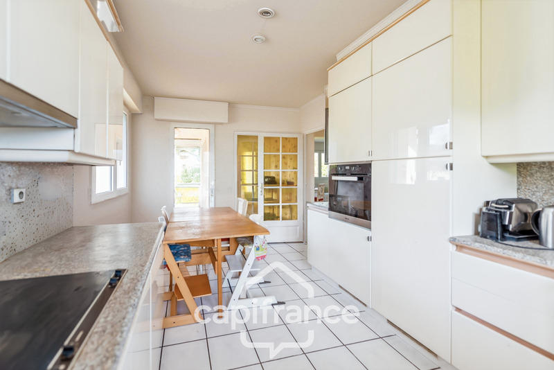 Maison - 211 m² - 10 pièces