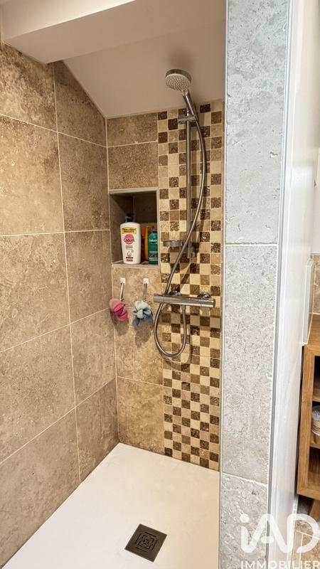 Maison - 223 m² - 9 pièces