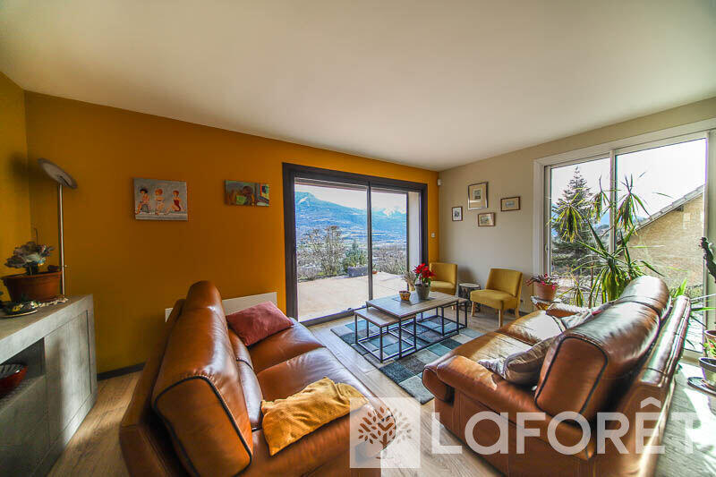 Maison - 163 m² - 6 pièces