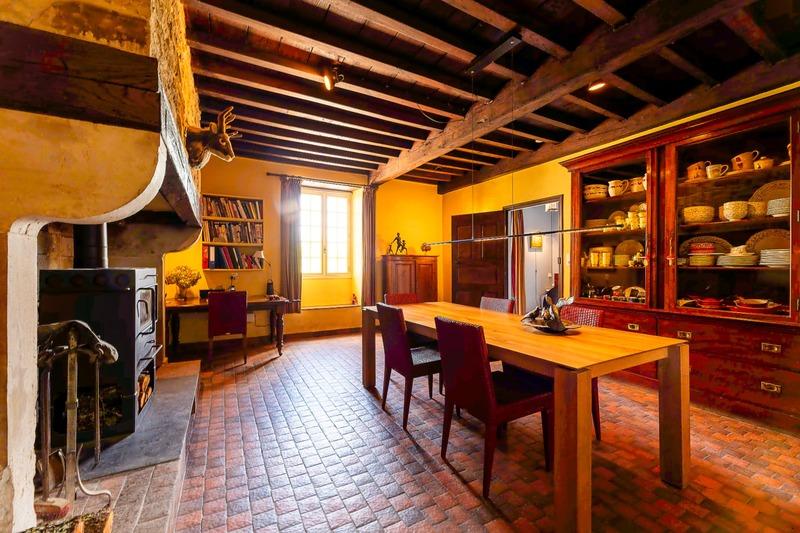 Propriété - 450 m² - 8 pièces