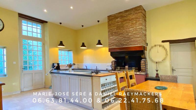 Demeure - 560 m² - 17 pièces