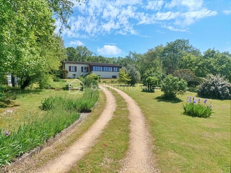 Maison traditionnelle - 157 m² - 6 pièces