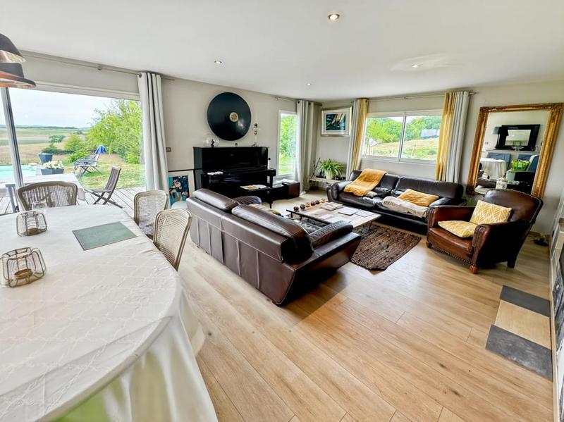 Maison - 200 m² - 8 pièces