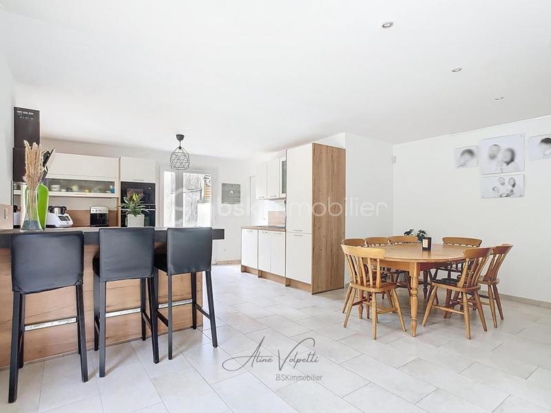 Maison - 150 m² - 6 pièces