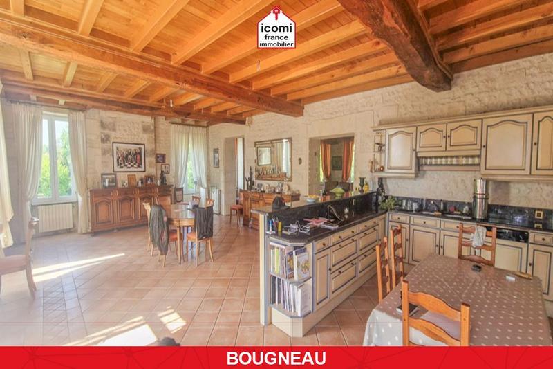 Propriété - 1 000 m² - 10 pièces