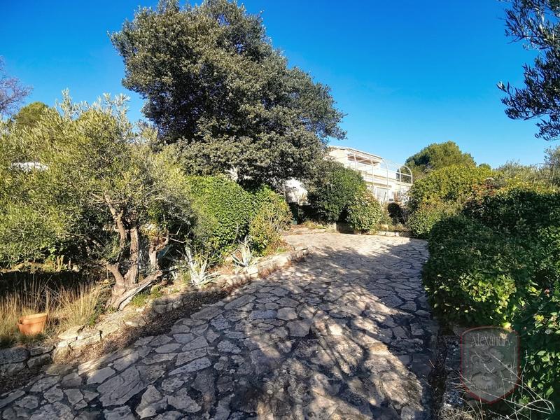 Maison - 180 m² - 5 pièces