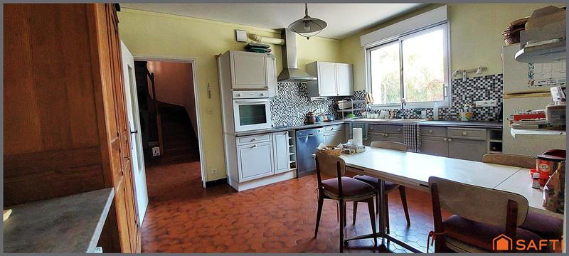 Maison - 204 m² - 7 pièces