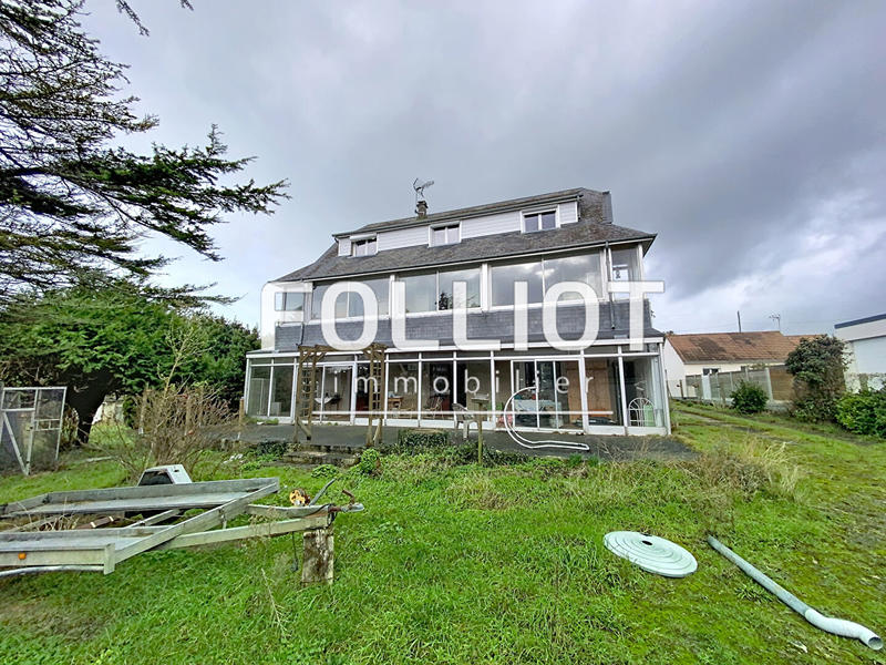 Maison - 221 m² - 6 pièces