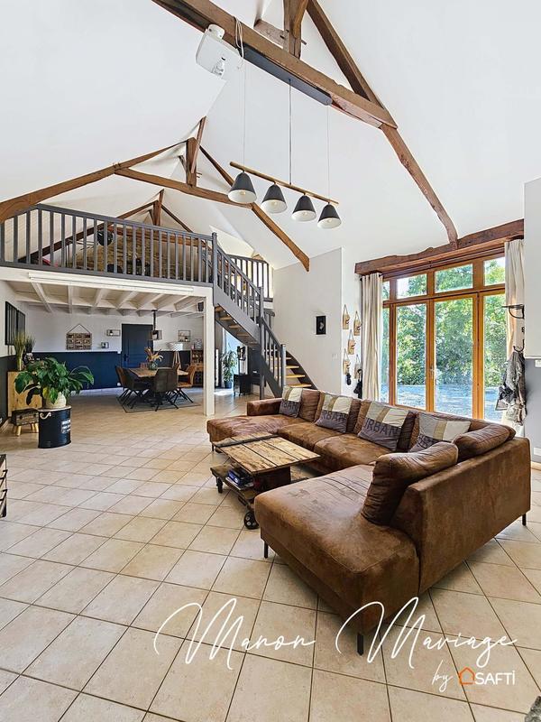 Maison - 216 m² - 5 pièces