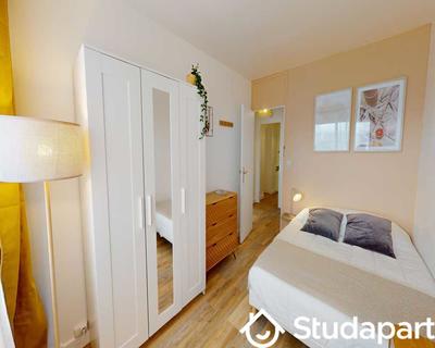 Chambre - 100 m² - 1 pièce