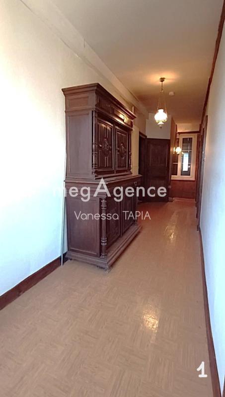 Maison - 247 m² - 11 pièces