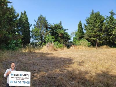 Terrain constructible - 623 m²