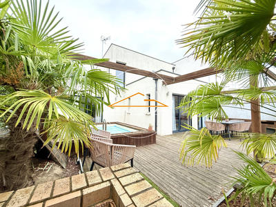 Maison - 104 m² - 5 pièces