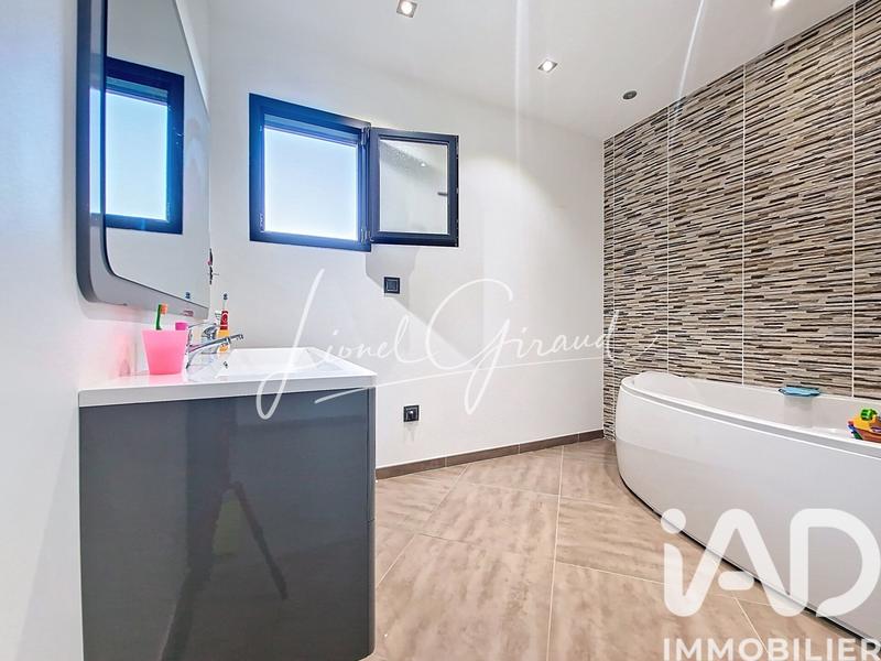 Maison - 153 m² - 5 pièces