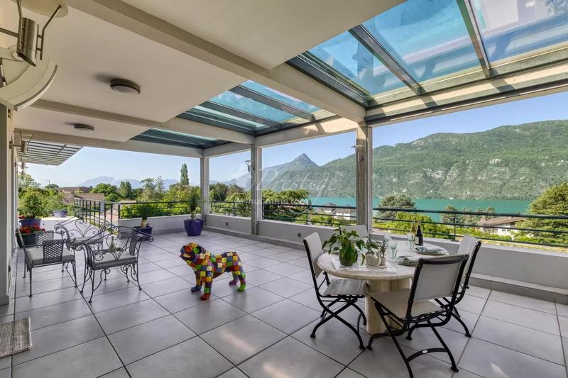 Maison - 452 m² - 12 pièces