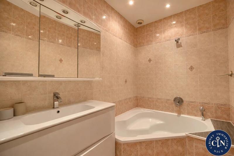 Appartement - 83 m² - 4 pièces