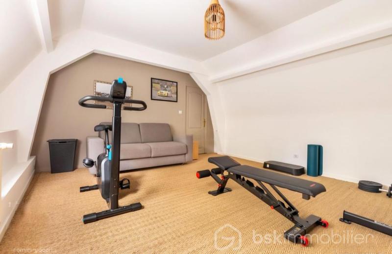 Maison - 180 m² - 6 pièces