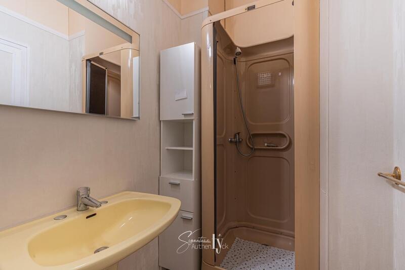 Maison - 244 m² - 11 pièces