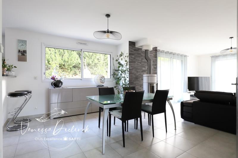 Maison - 180 m² - 7 pièces