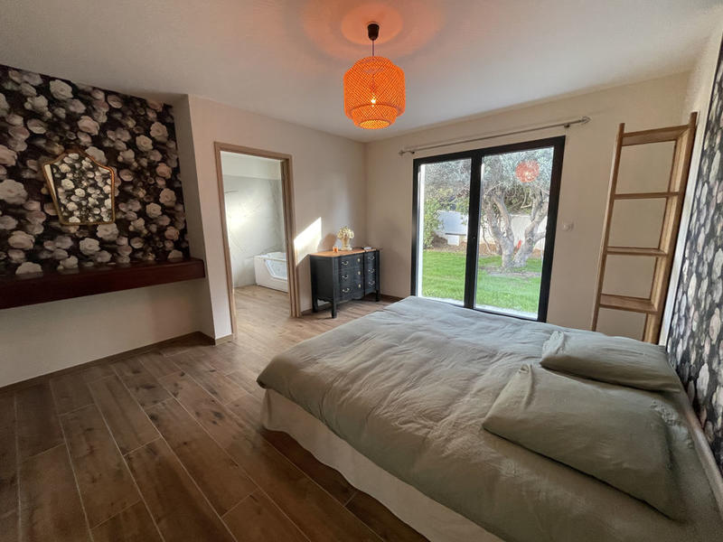 Villa - 285 m² - 6 pièces