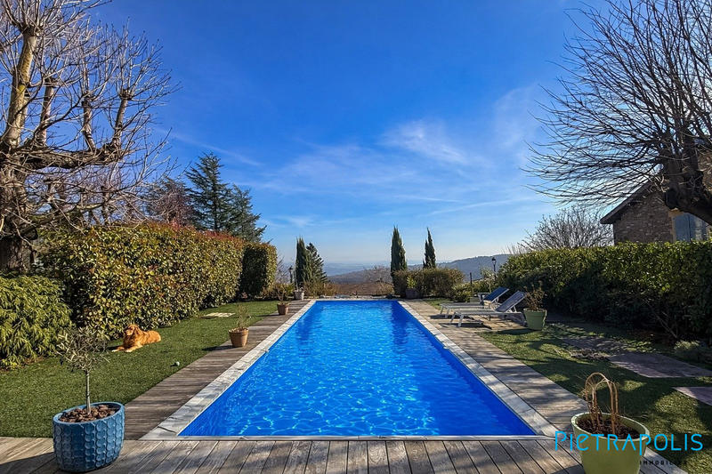 Maison ancienne - 247 m² - 9 pièces