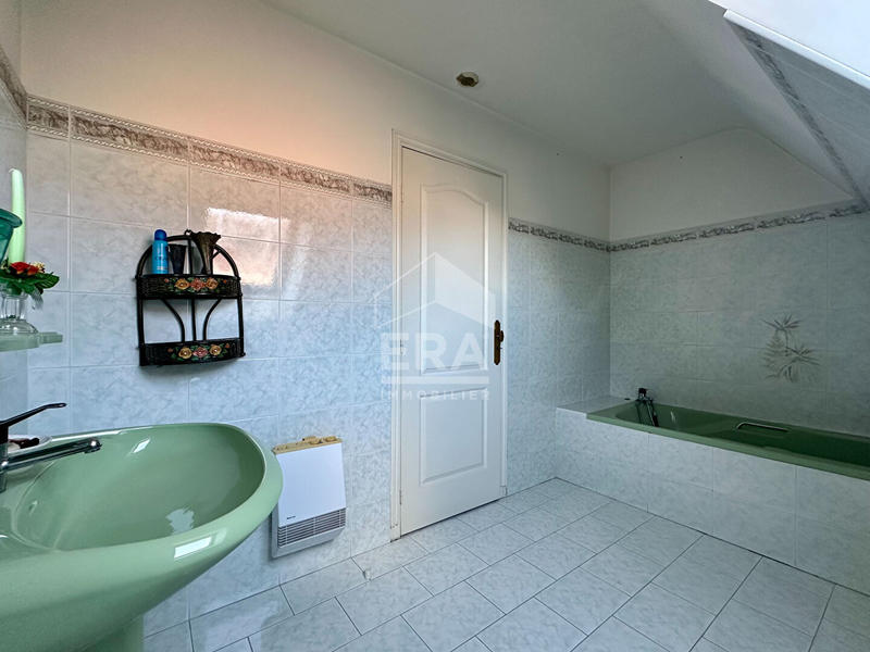 Maison - 196 m² - 5 pièces