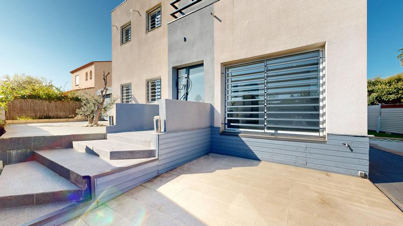 Villa - 205 m² - 5 pièces