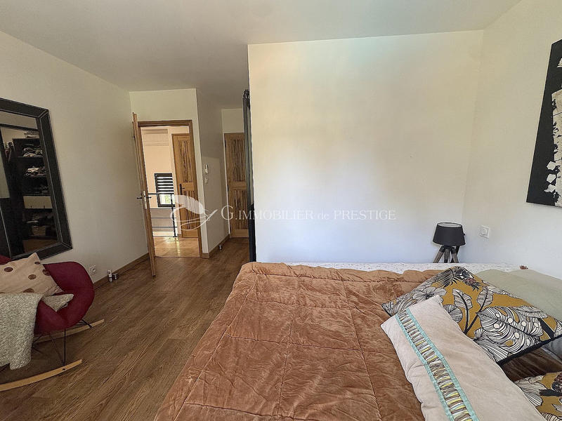 Villa - 205 m² - 8 pièces