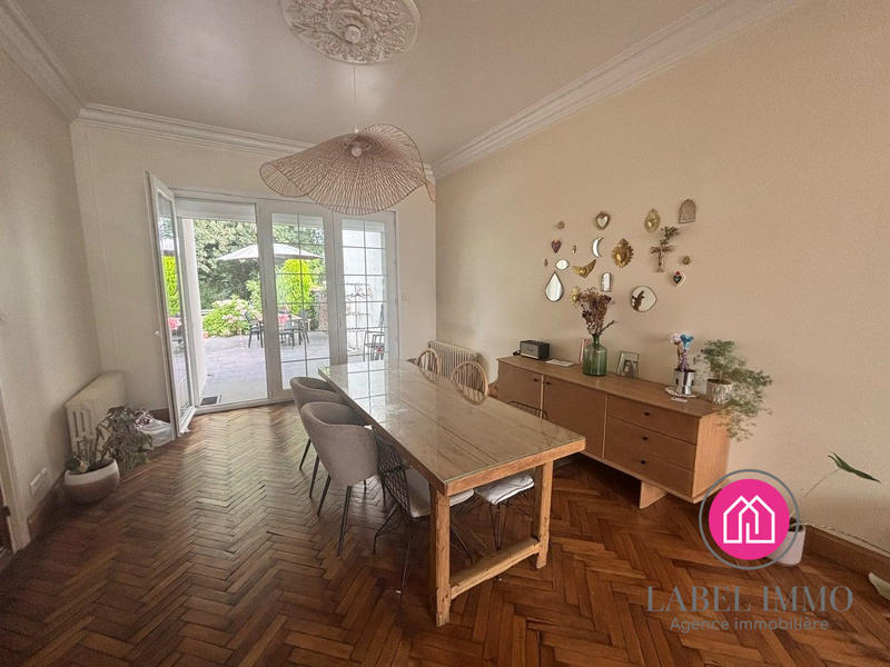 Maison - 180 m² - 10 pièces