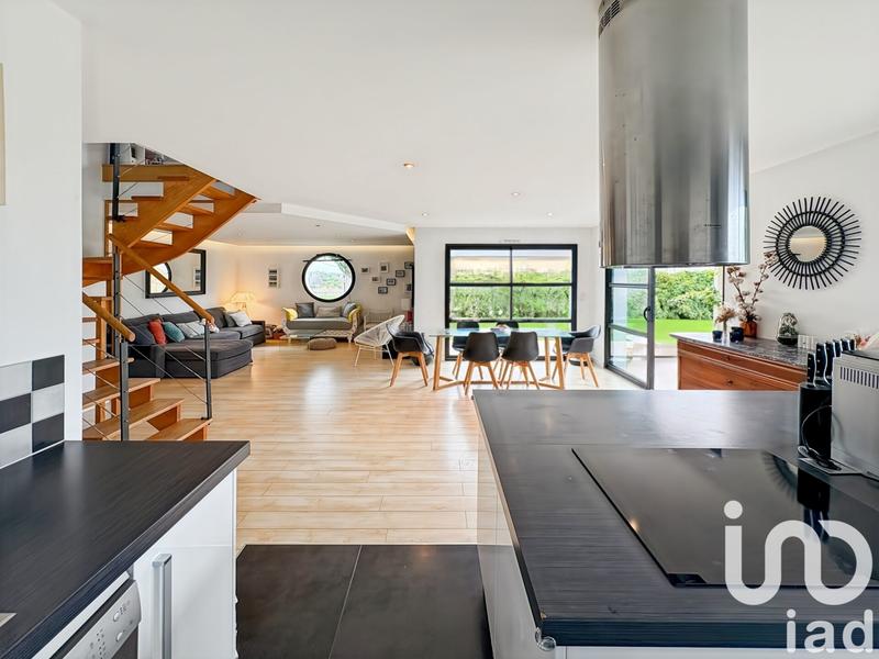 Maison - 137 m² - 7 pièces