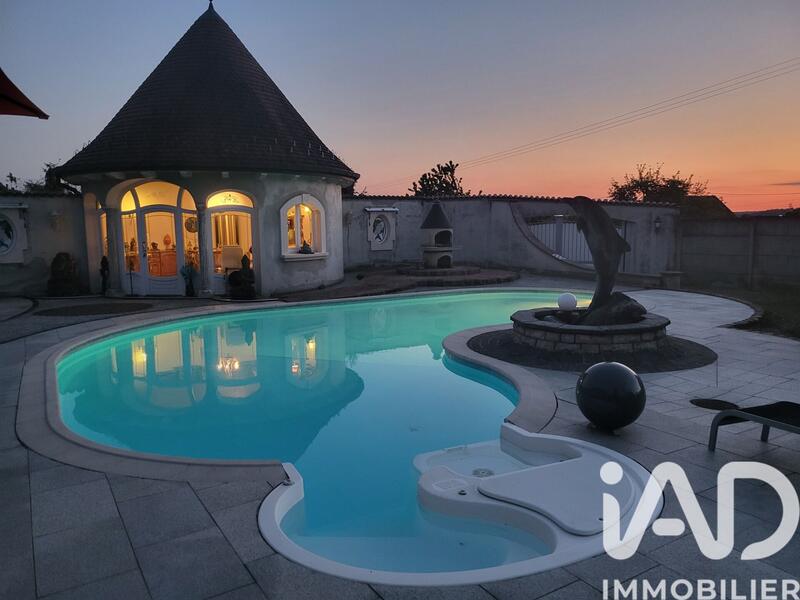 Maison - 195 m² - 7 pièces