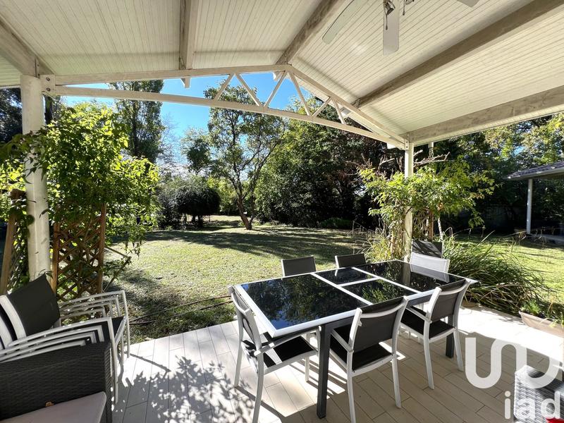 Maison - 240 m² - 8 pièces