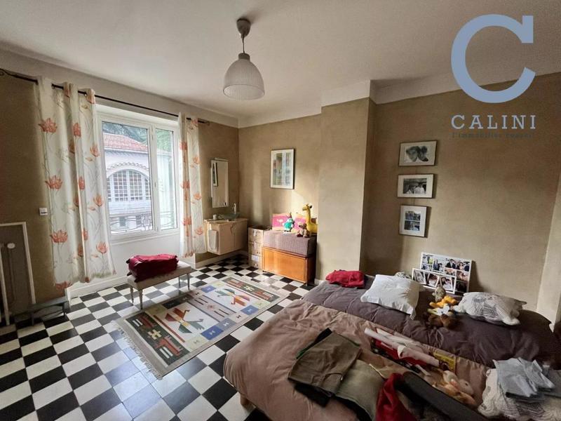 Maison de ville - 225 m² - 8 pièces