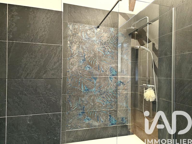 Maison - 297 m² - 11 pièces