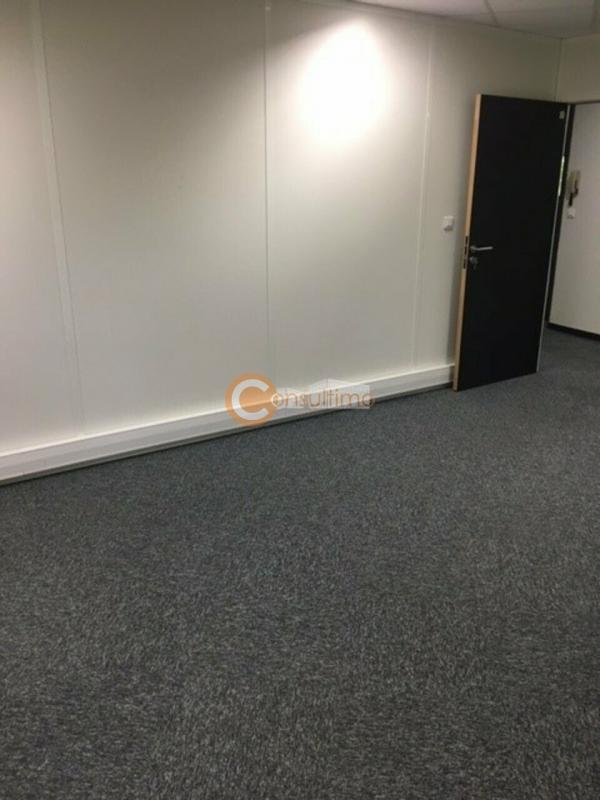 Bureau - 488 m²