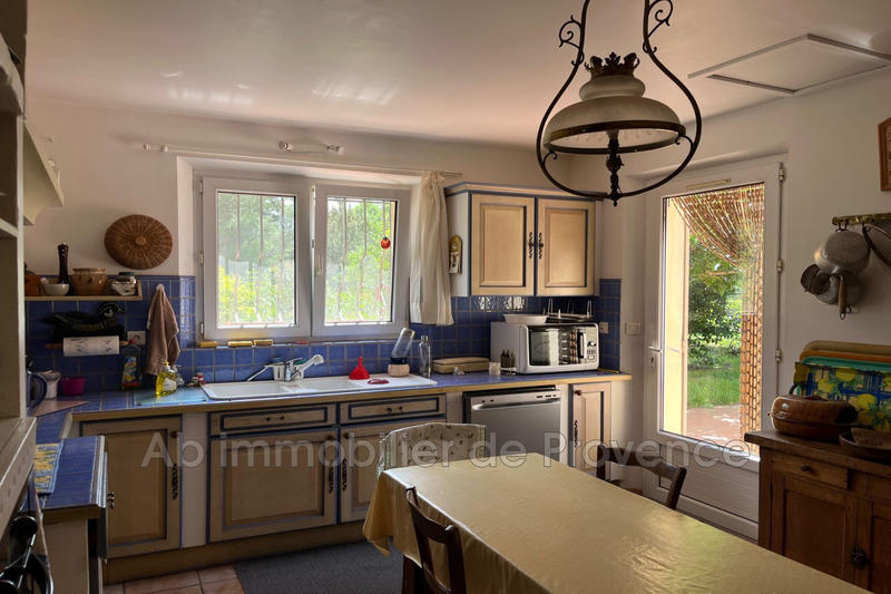 Propriété - 227 m² - 6 pièces