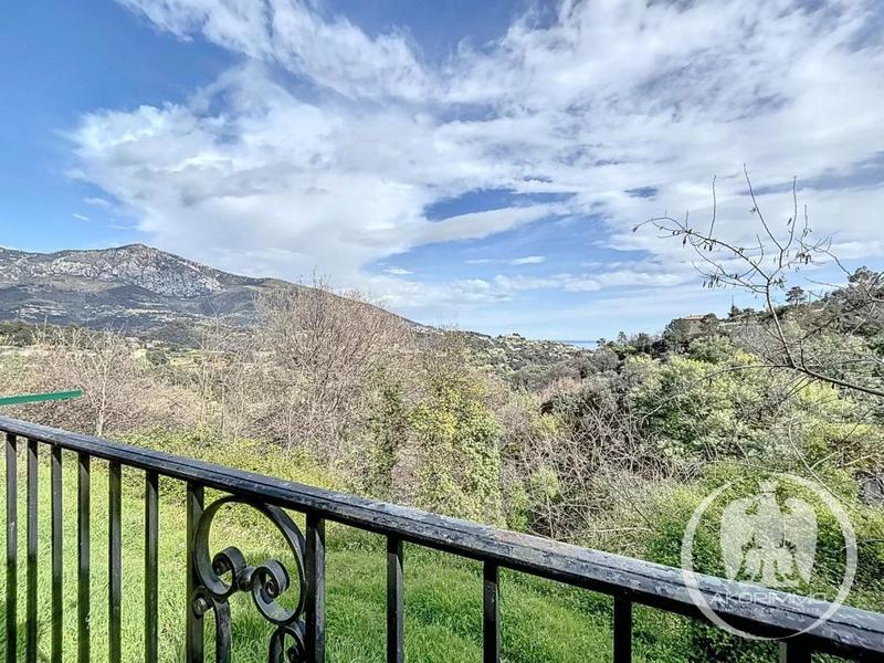 Villa - 300 m² - 8 pièces