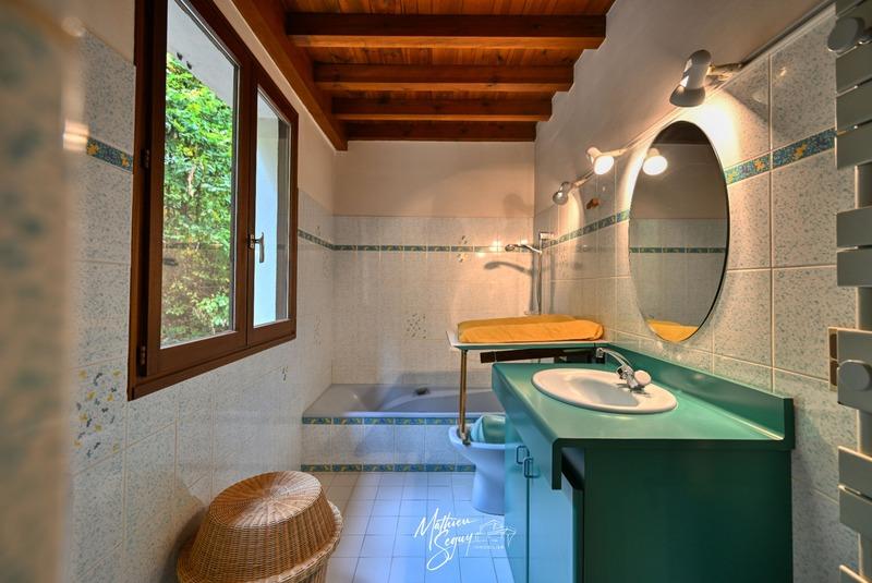 Maison - 250 m² - 10 pièces