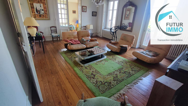 Appartement - 143 m² - 6 pièces