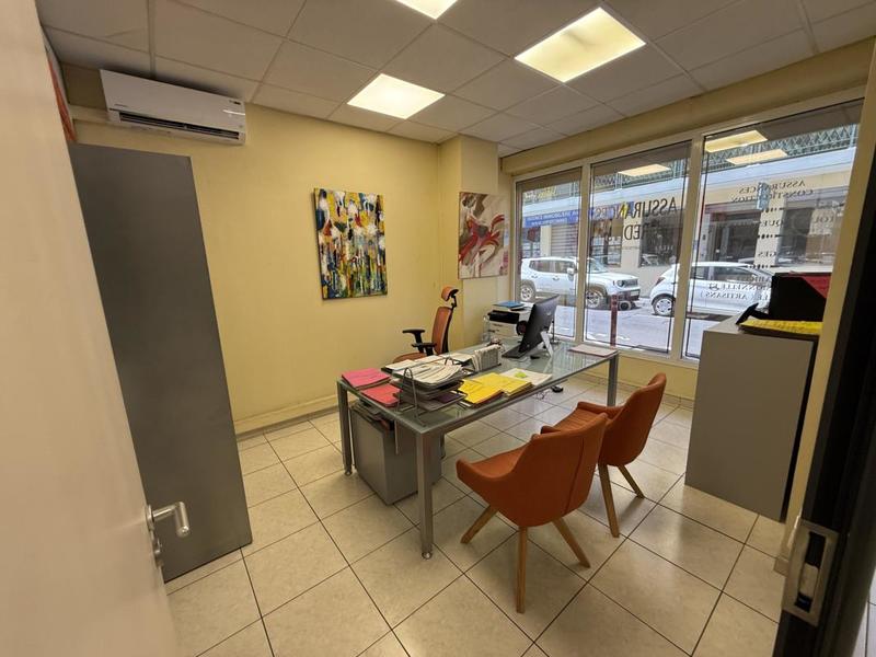 Bureau - 65 m²