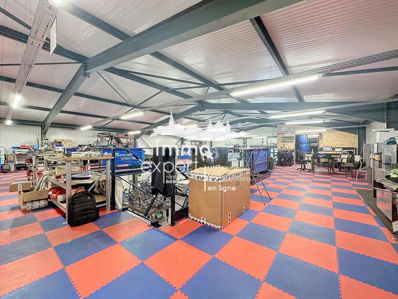Local d'activité / Entrepôt - 294 m²