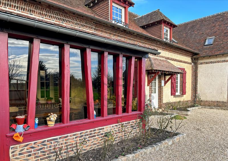 Maison - 453 m² - 17 pièces