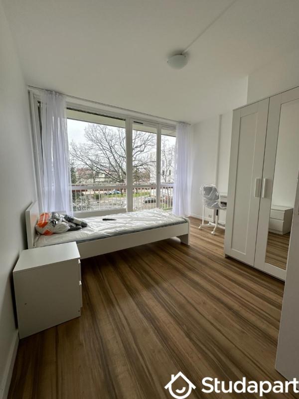 Chambre - 12 m² - 1 pièce