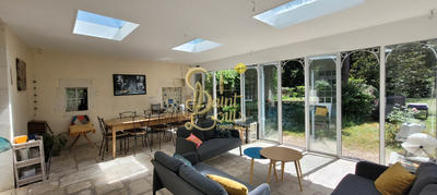 Maison - 300 m² - 7 pièces